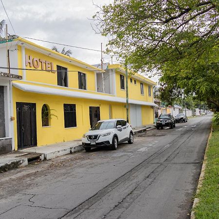 Oyo Hotel Marias,Aeropuerto Internacional De Chetumal Eksteriør bilde
