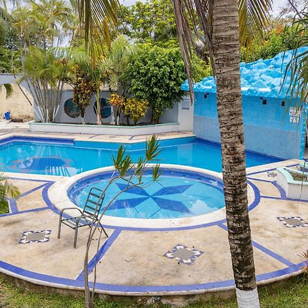 Oyo Hotel Marias,Aeropuerto Internacional De Chetumal Eksteriør bilde