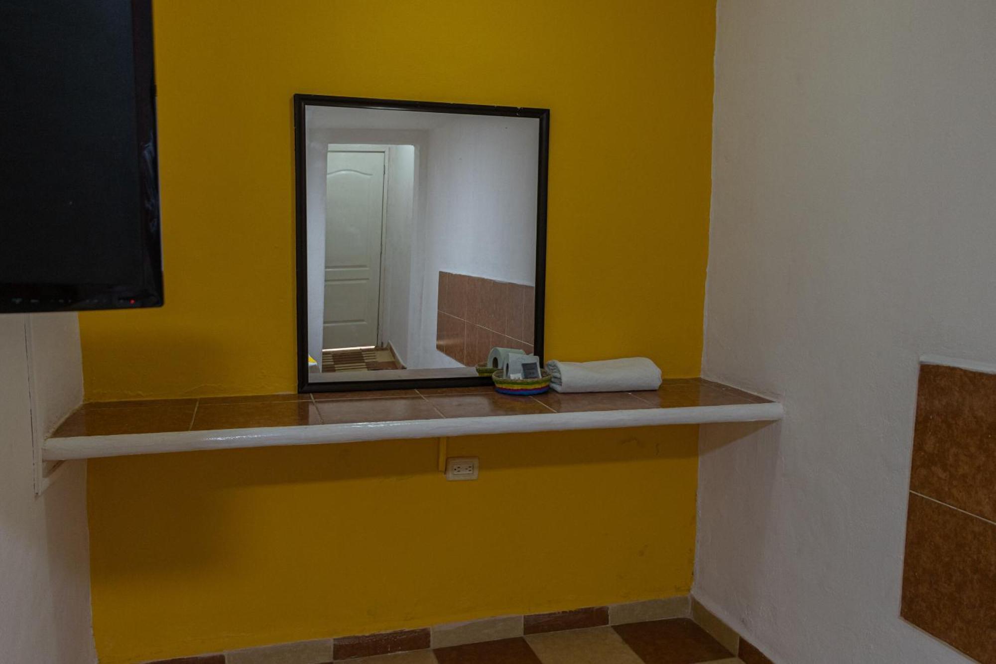Oyo Hotel Marias,Aeropuerto Internacional De Chetumal Eksteriør bilde