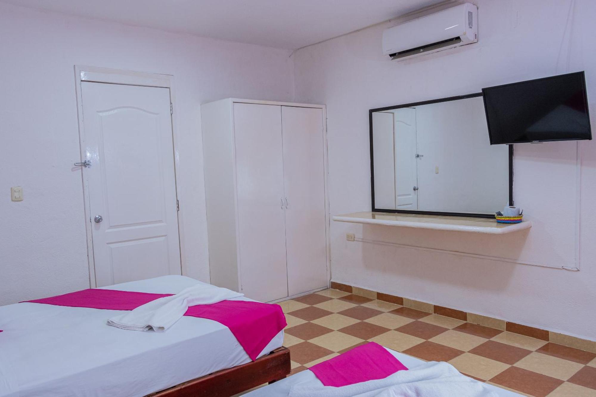 Oyo Hotel Marias,Aeropuerto Internacional De Chetumal Eksteriør bilde