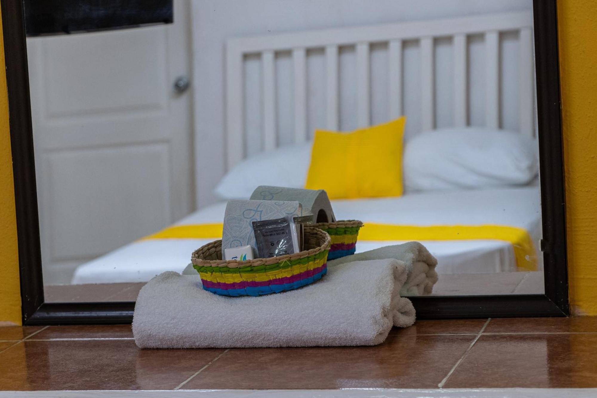 Oyo Hotel Marias,Aeropuerto Internacional De Chetumal Eksteriør bilde