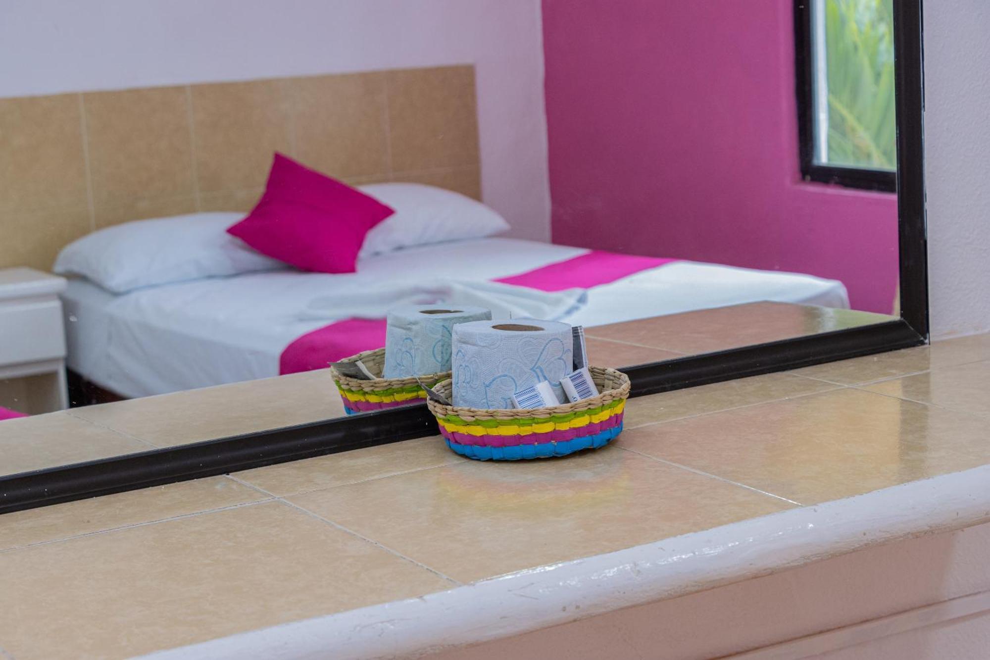 Oyo Hotel Marias,Aeropuerto Internacional De Chetumal Eksteriør bilde