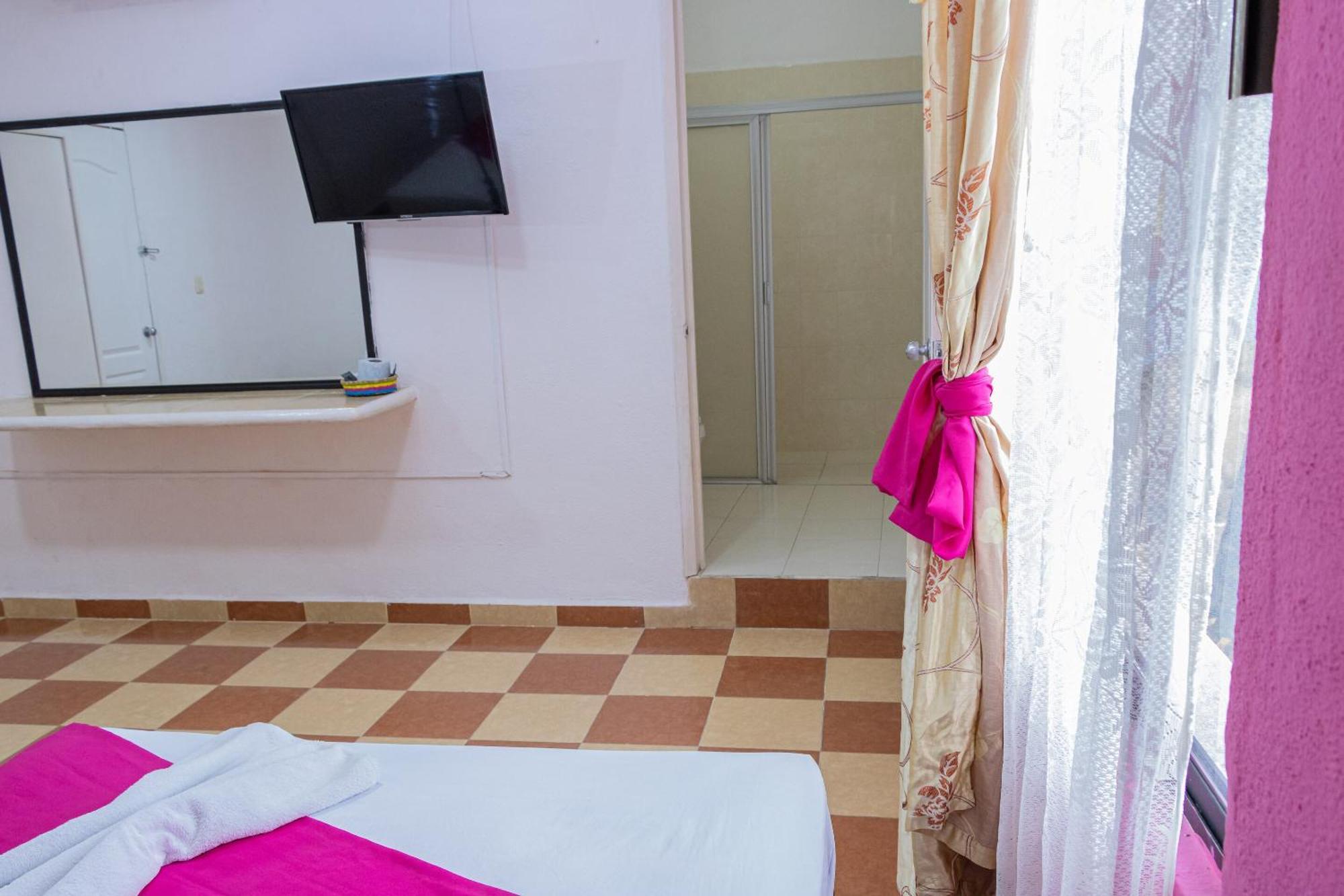 Oyo Hotel Marias,Aeropuerto Internacional De Chetumal Eksteriør bilde