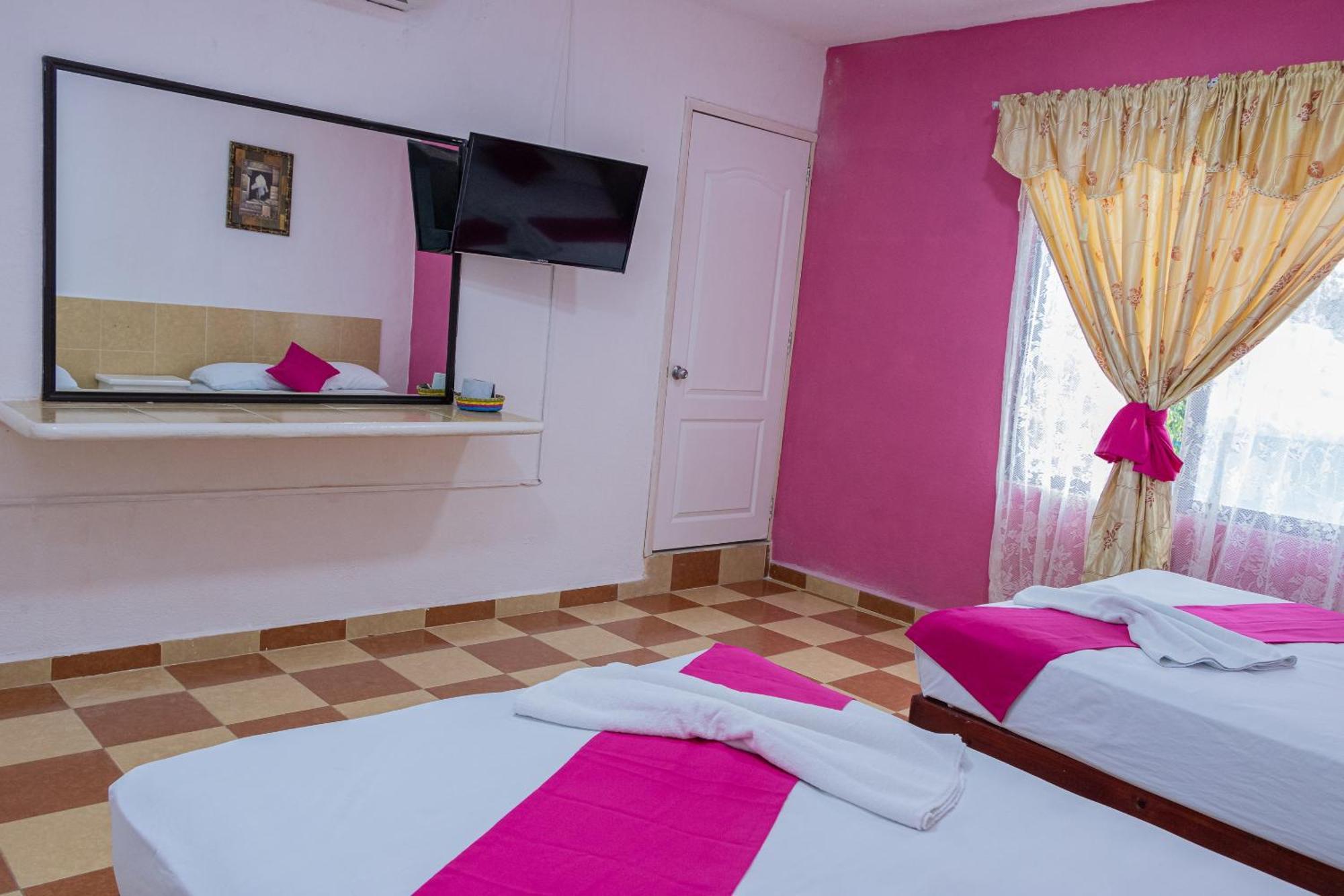 Oyo Hotel Marias,Aeropuerto Internacional De Chetumal Eksteriør bilde